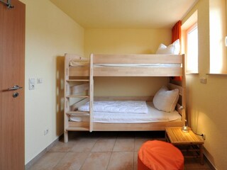 2. Schlafzimmer mit Etagenbett