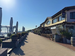 Flaniermeile Yachthafen