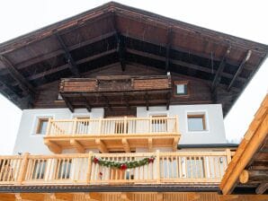 Holiday house farmhouse with swimming pond and hot tub - Muehlbach im Pinzgau - image1