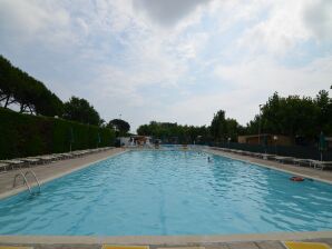 Holiday park Freistehendes Chalet mit Terrasse umgeben von Wald nahe Meer - Ravenna (City) - image1