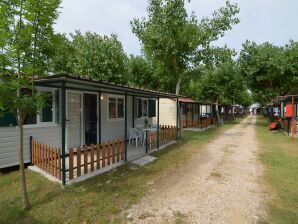 Ferienpark Schönes Chalet mit Terrasse in Meeresnähe - Ravenna (Stadt) - image1