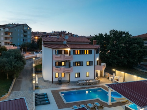 Villa Lealeana in Pula
