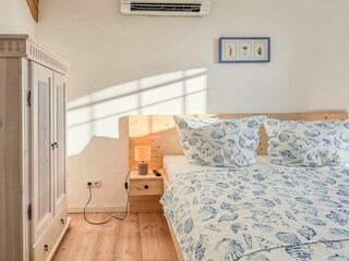 Doppelbett Schlafzimmer 1