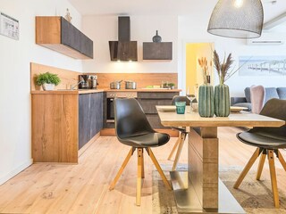 Küchen und Essbereich