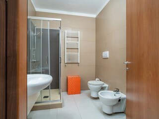 Bathroom n.1