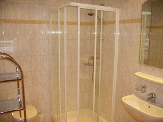 Appartement Umhausen Badkamer 16