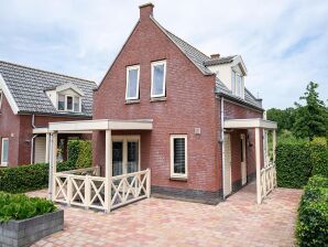 Vakantiehuis aan het water met veranda - Simonshaven - image1