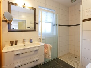 Badezimmer Erdgeschoss