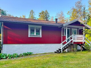 Blick auf das Haus mit Eingangsveranda