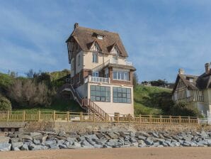 The Benervilloise villa with its feet in the water - Deauville - image1