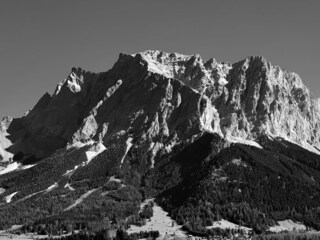 Die Zugspitze von der anderen Seite. (Ehrwald)