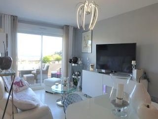 Apartment Mandelieu-la-Napoule Features 12
