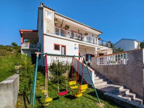 Ferienpark Geräumiges Ferienhaus in Rovanjska mit Pool - Rovanjska - image1