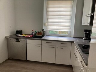 Unsere Küche mit allem was man zum Kochen braucht.