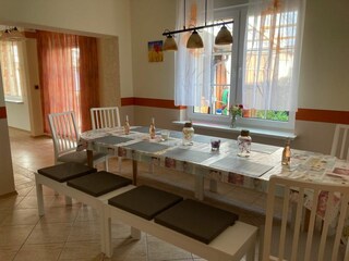 Das geräumige Esszimmer im Erdgeschoß