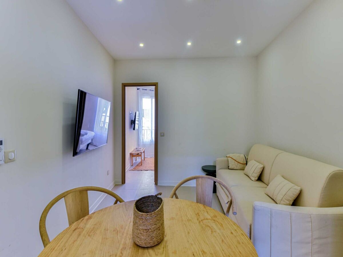 Apartment Antibes  1