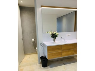 Modernes Badezimmer