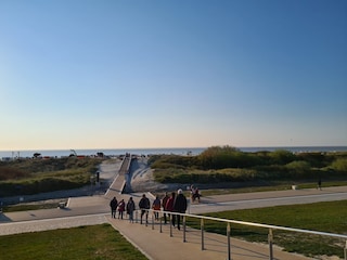 Der Weg vom Deich zum Norddeicher Strand