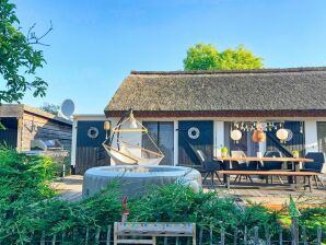 Ferienhaus Haus: Garten, Sauna, Schwimmbad - Middelhagen - image1