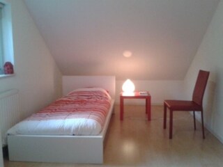 Schlafzimmer mit Zwei Einzelbetten
