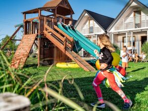 Ferienhaus in Sarbinowo am Strand mit Pool