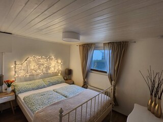 Schlafzimmer Nr.1 mit 140x200cm Bett
