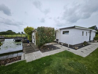 Haus mit großem Garten und eigenem Seezugang