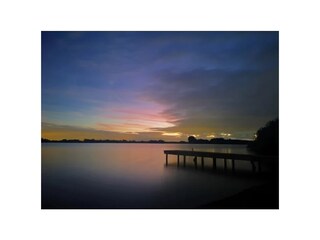 Blick über den See am Abend