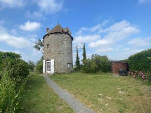 Vakantiehuis Voormalige 19e eeuwse windmolen in Cherrueix - Baguer Morvan - image1