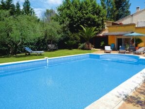 Maison de vacances Jolie maison provençale avec piscine commune, Noves - Cabanes - image1