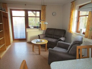 Ferienwohnung Vöhl Wohnzimmer 23