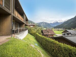 Holiday park Gemütliches Ferienhaus in Königsleiten mit Pool - Wald im Pinzgau - image1