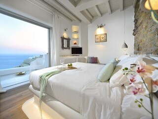 Villa Ornos Features 26