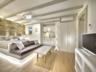 Villa Ornos Features 37