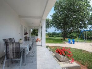 Apartment Geräumiges Haus mit privater Terrasse und Garten - Valtura - image1