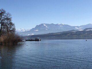 Sempachersee mit Sicht auf den Pilatus