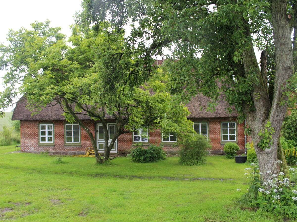 Hausansicht Reethus Mühlenlund im Sommer