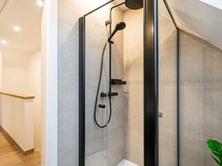ebenerdige Dusche im Obergeschoss