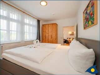 Schlafzimmer 1 mit Doppelbett