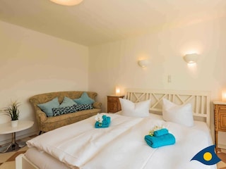 1. Schlafzimmer mit Doppelbett