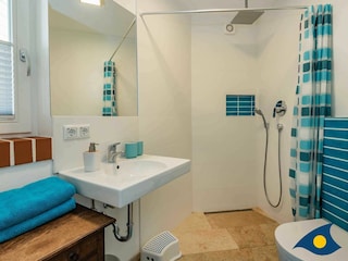 Bad im EG mit Dusche