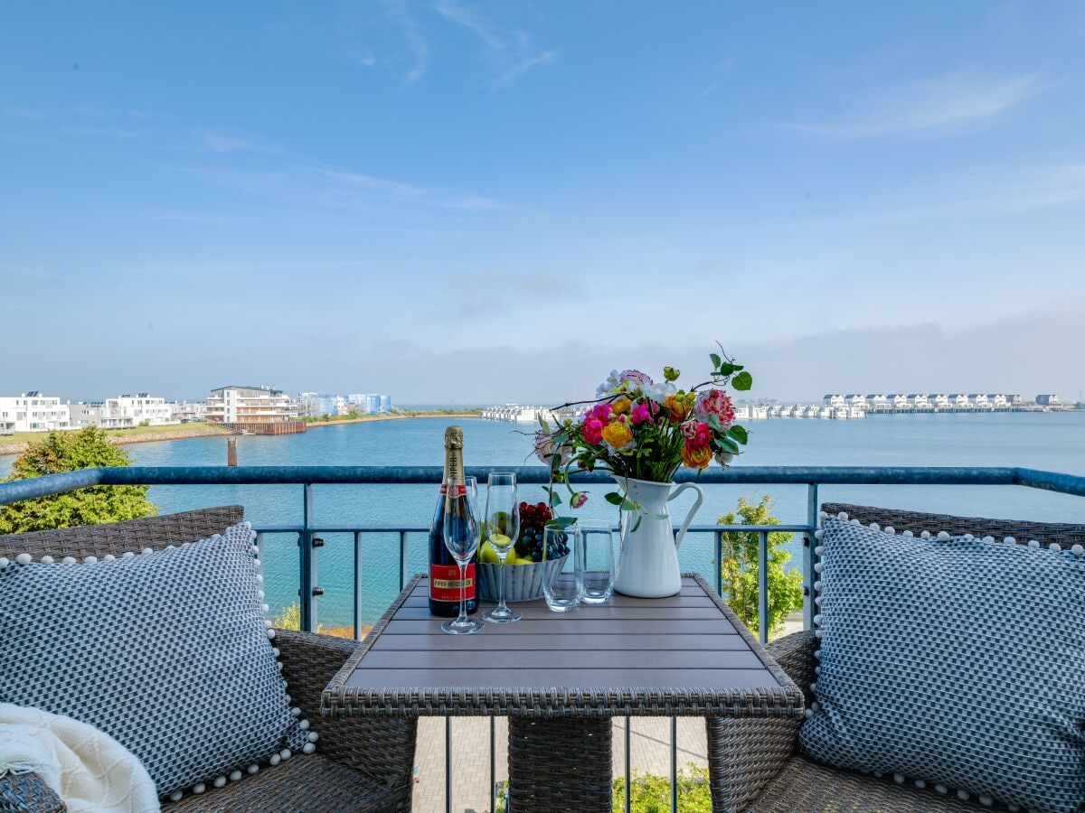 Balkon mit Wasserblick