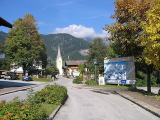 Ortsmitte mit Kirche