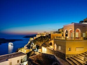 Holiday park Wonderful villa with whirlpool and great location in Fira - Imerovigli - image1