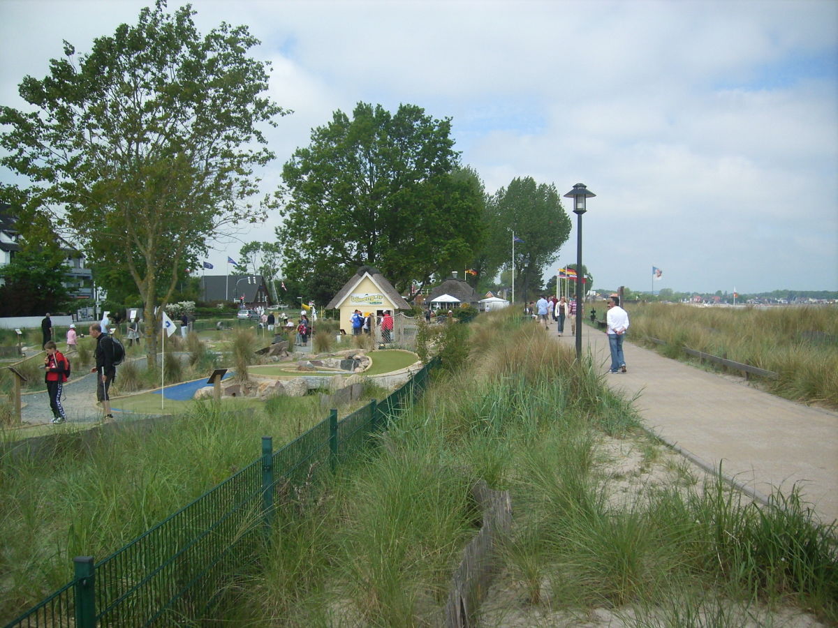 Minigolf am Strand in der Dünenmeile