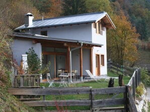 Holiday house Accommodations at Lake Ledro Villa Regina in Mezzolage at Lake Ledro (Northern Italy) - Mezzolago - image1