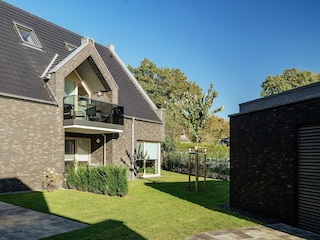 Courtyard view – exterior shot