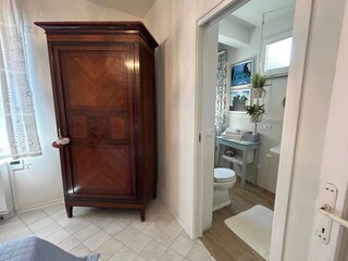 Doppelzimmer und Bad