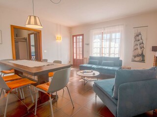 Wohnzimmer mit Essbereich