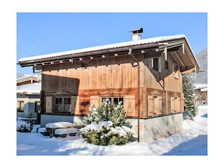 Schnebedeckte Chalet in Zillertal